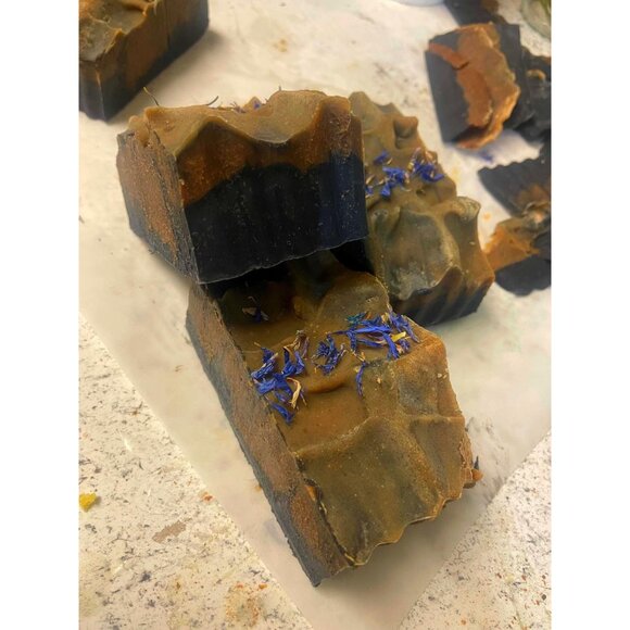 Volanic Flower - Hibiscus and Activated Charcoal Cold Process‎ Soap Bar - Picture 5 of 5